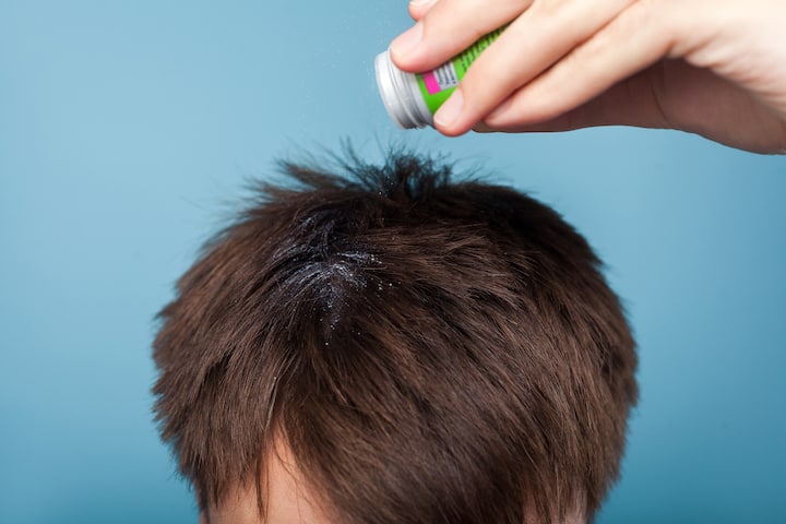 How to Use a Hair Powder for Men