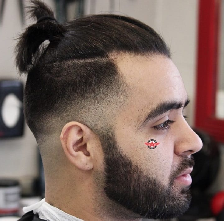 Baby Ponytalgaya rambut kuda pria
half ponytail men
mens haircuts ponytail
