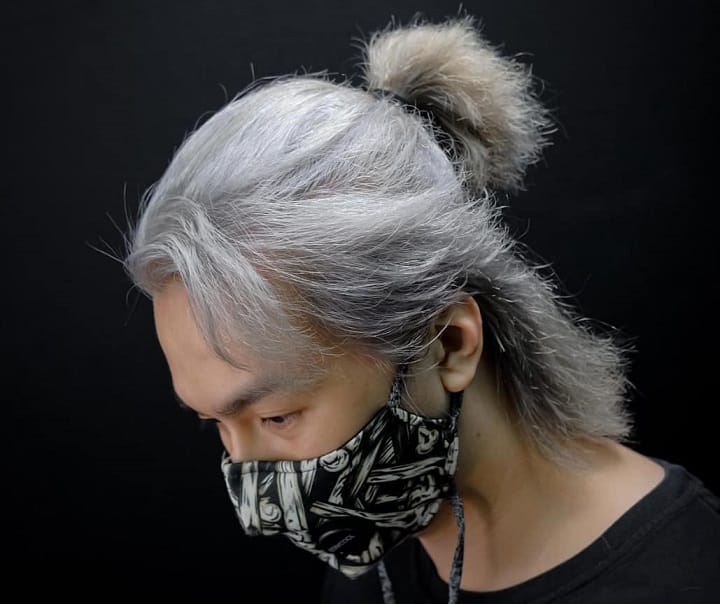 Silver Gray low ponytail man
low taper fade ponytail
low taper pony tail
