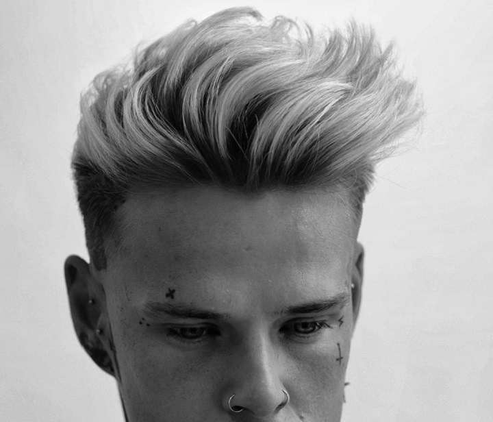 Wavy Blowout Bleached Top men's hairstyle