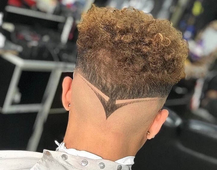 Arrow Shapedgaris potongan rambut
gents bal design
hair back line
