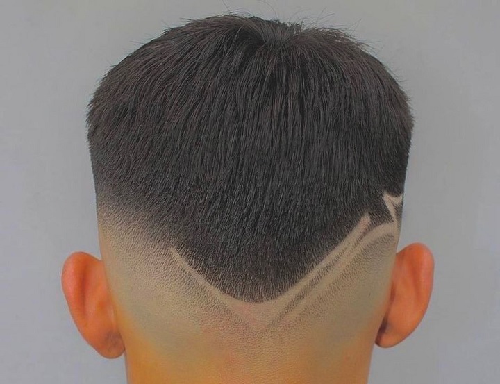 Inspirated Backline on hair cut
line on hair style
line through hair haircut
