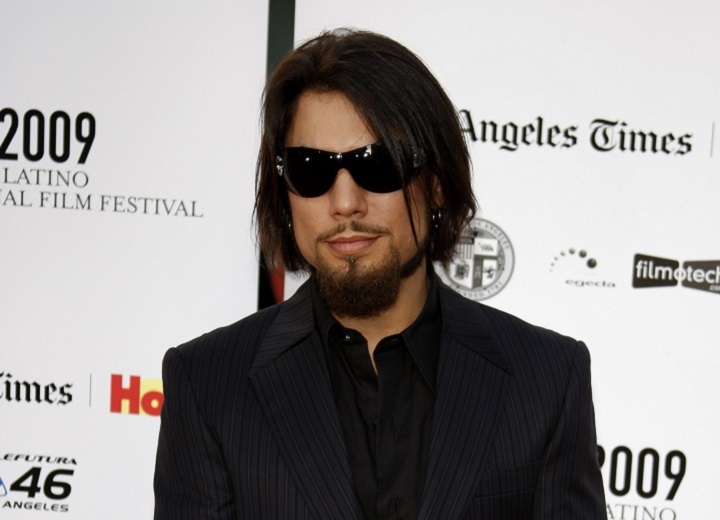 Dave Navarro With Extended Goatee Wearing Sunglasess