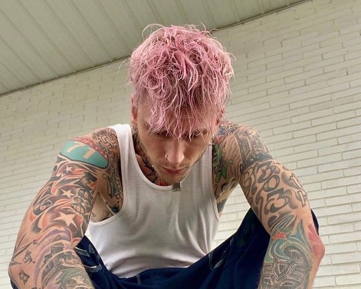 Machine Gun Kelly With a Pink Hair