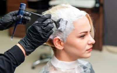 Can You Bleach Your Hair Twice In a Day: Here’s Why You Shouldn’t Do It (Expert Opinion & Tips)