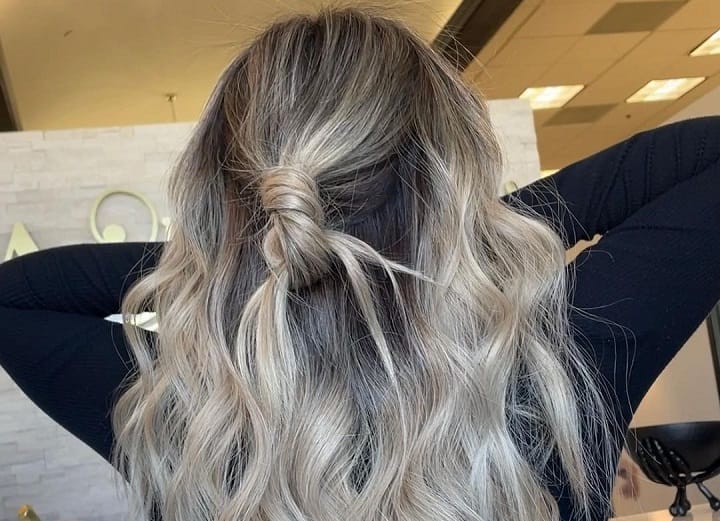 Champagne Blonde Hair With Dark Roots